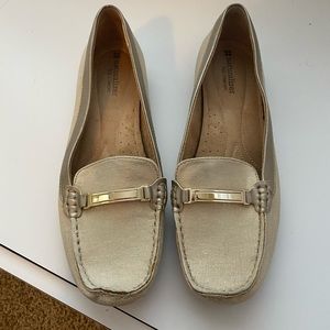 Naturalizer Gold/Tan Flats